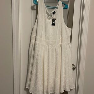 Super Cute White Eloquii skater dress with flare! Size 24